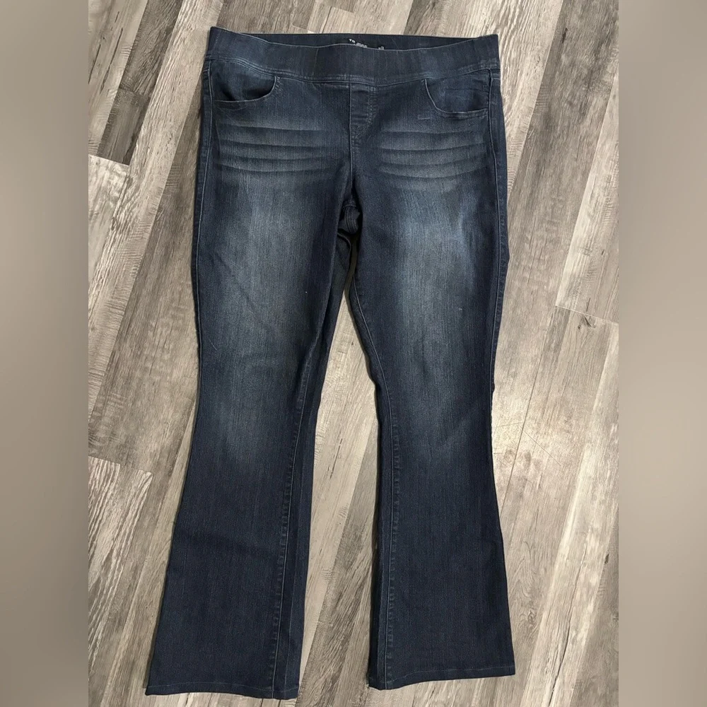 Torrid - Lean Jean Slim Boot Mid-Rise Jean - Picture 6 of 10